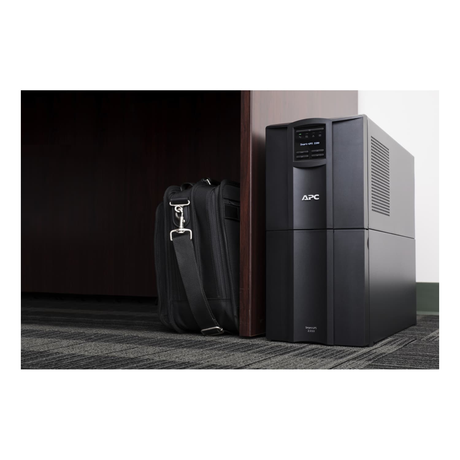 APC Smart-UPS 2200VA LCD 230V with SmartConntect